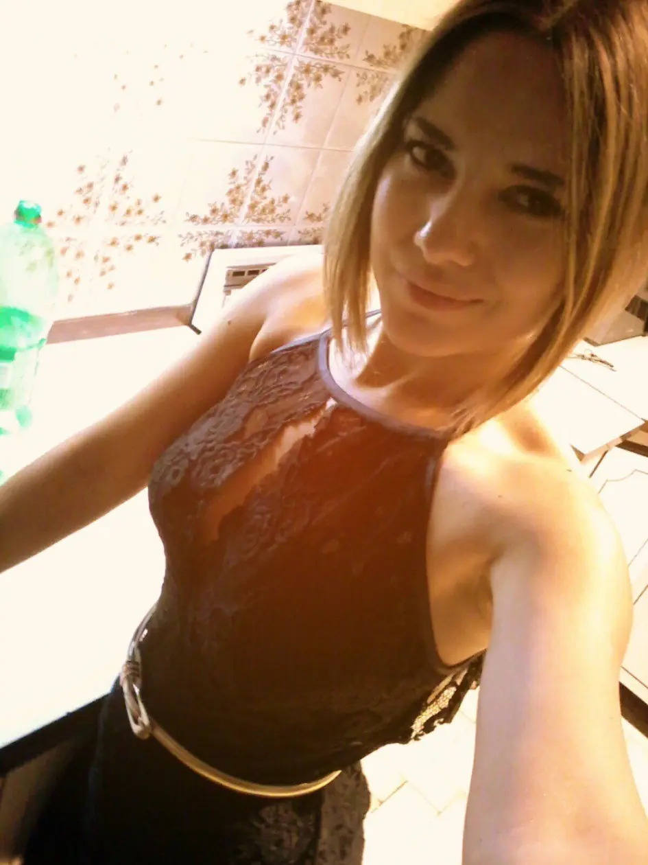 jueves