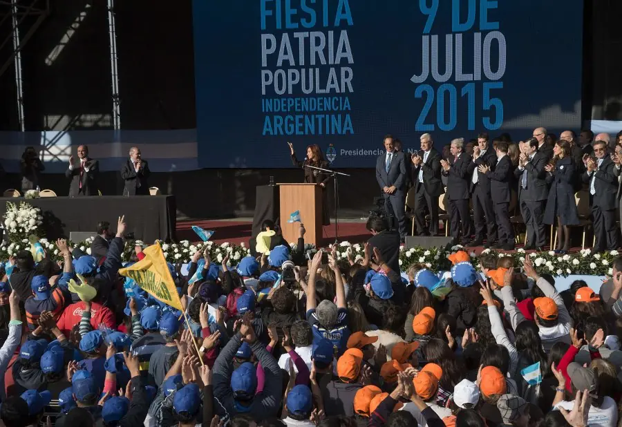 Acto de CFK con plata del estado y sin plata del estado