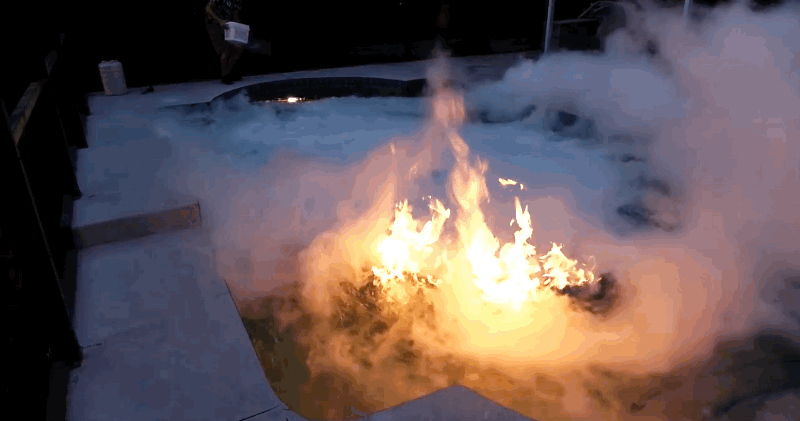 Que pasa si echas nitrógeno líquido en una piscina en llamas