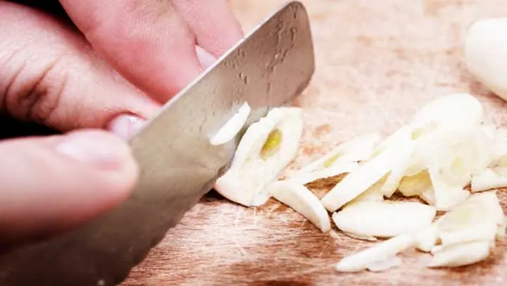 Sabes porque es recomendado comer ajo con el estómago vacío