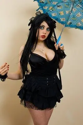 Jessica Nigri vs Hannah Mins en Gifs +10