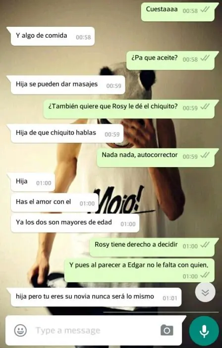 Le pidió a la novia de su hijo que se lo echara…
