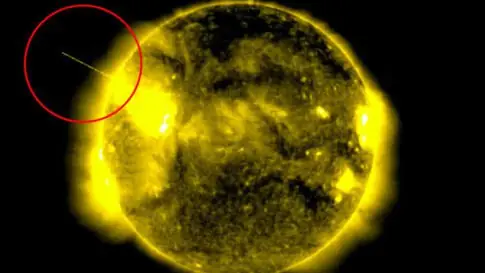 NASA fotografió a alienígenas extrayendo energía del Sol