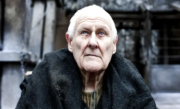 Hagamos TOP al Maestre Aemon, muere a los 93 años