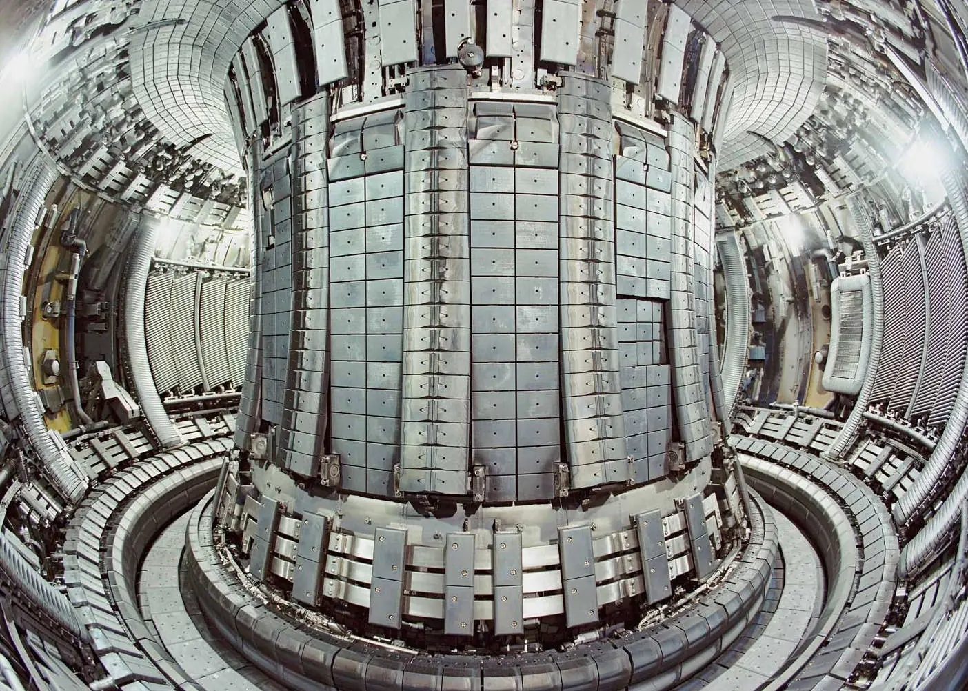 Sabes como funciona un reactor nuclear, pasa y te explico