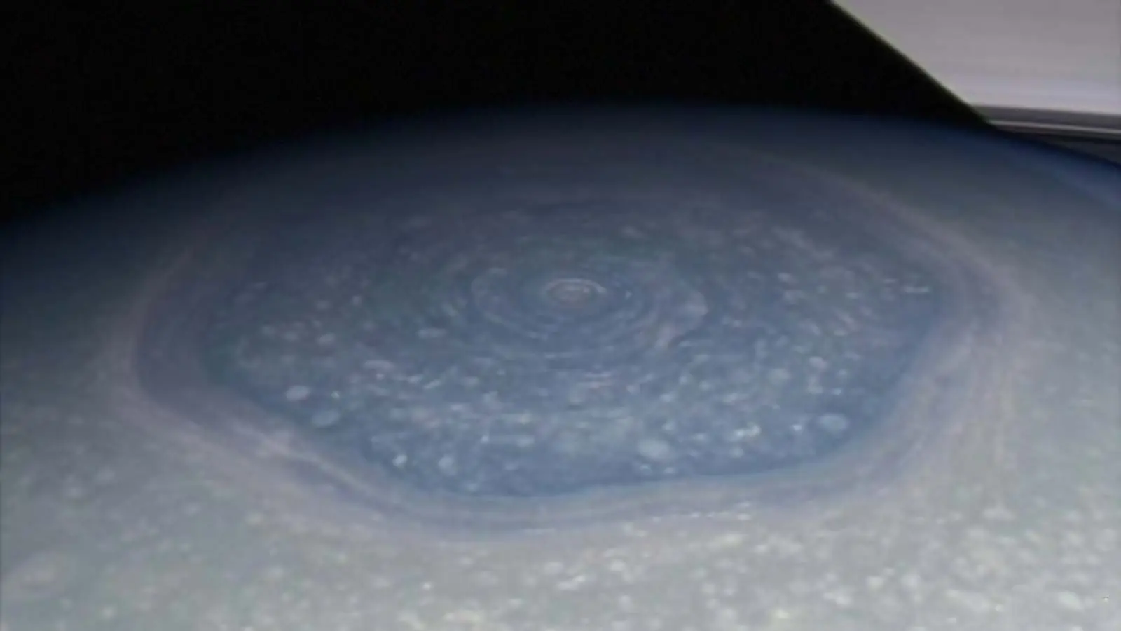 saturno y su luna titan