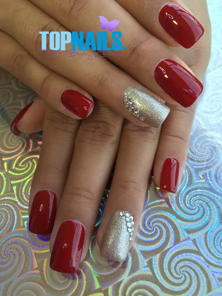 nails