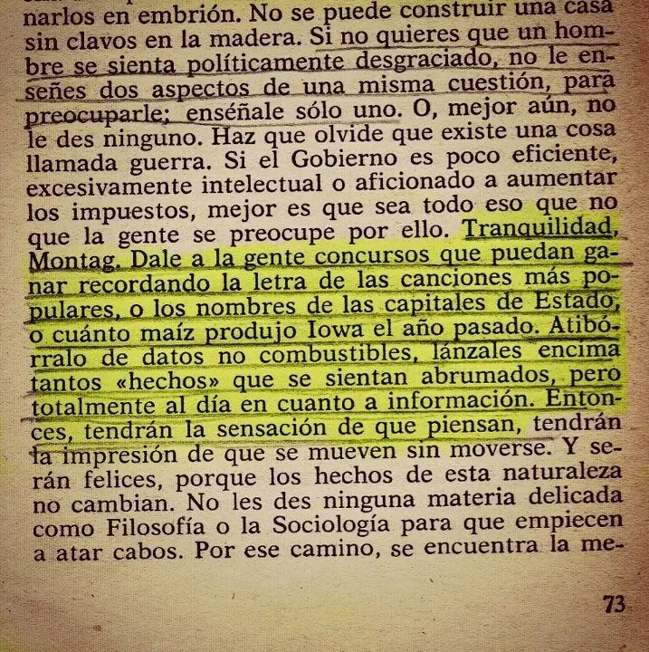La temperatura a la que el papel de los libros se inflama y arde