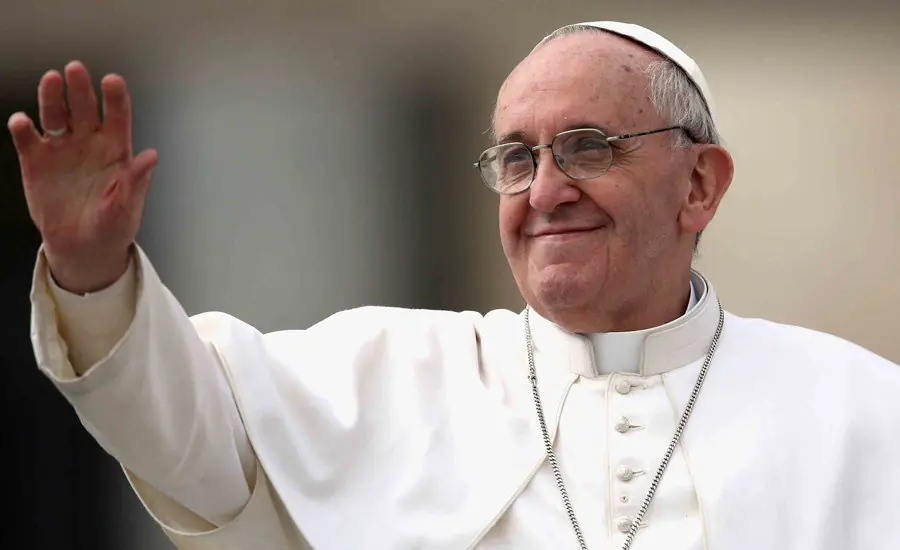 Cuatro cardenales amenazan declarar hereje al papa Francisco