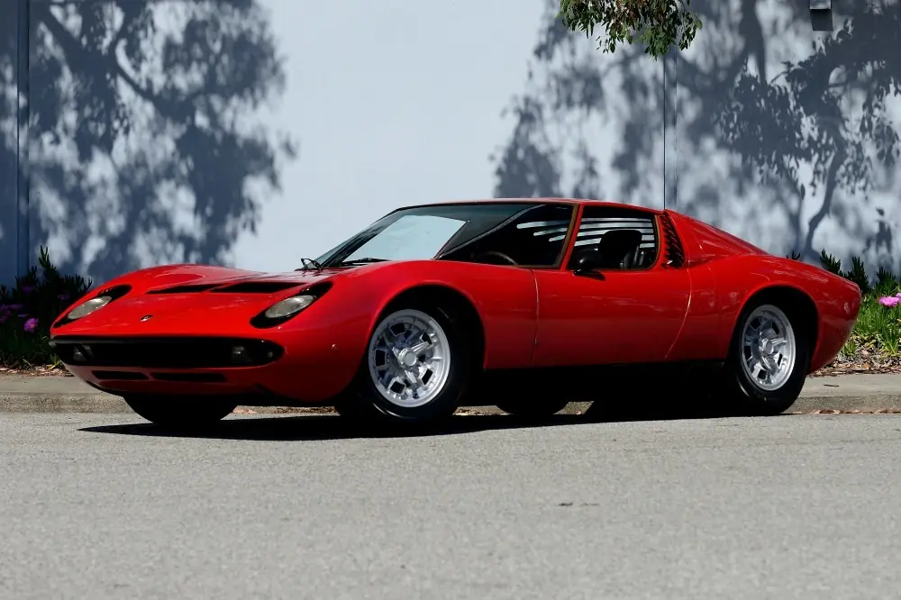 buscas comprarte un Lamborghini? este miura del 68 se vende