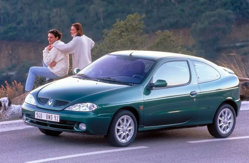 este es mi Renault favorito el Megane Coupe mod 2000 este es mi Renault favorito el Megane Coupe mod 2000
