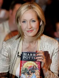 Escritoras que usaron seudónimos masculinos. Escritoras que usaron seudónimos masculinos.