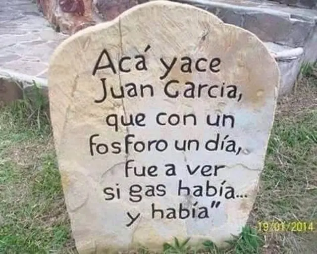 Lapidas de humor negro