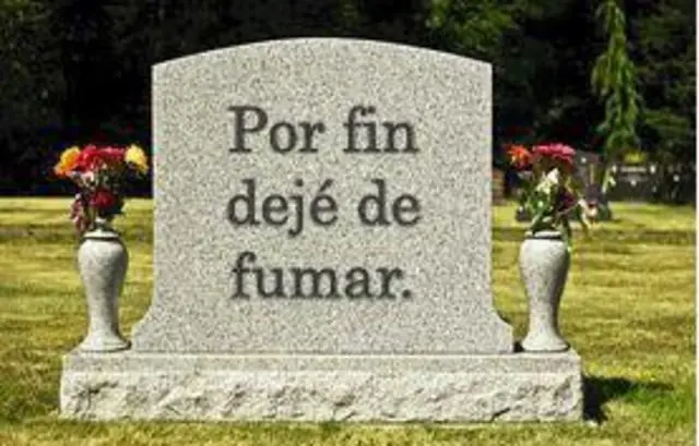 Lapidas de humor negro