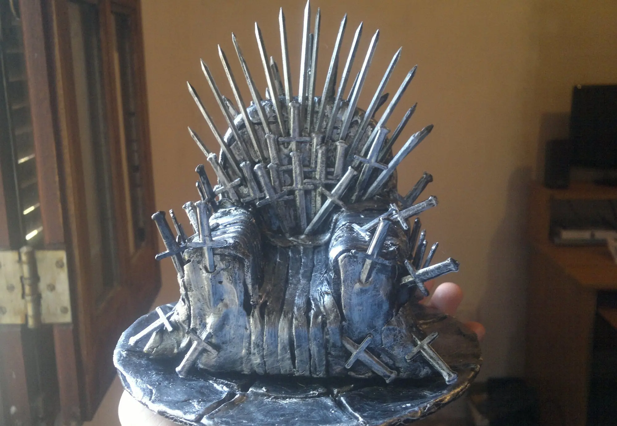 Hice el Trono de Hierro de GOT y te lo muestro.