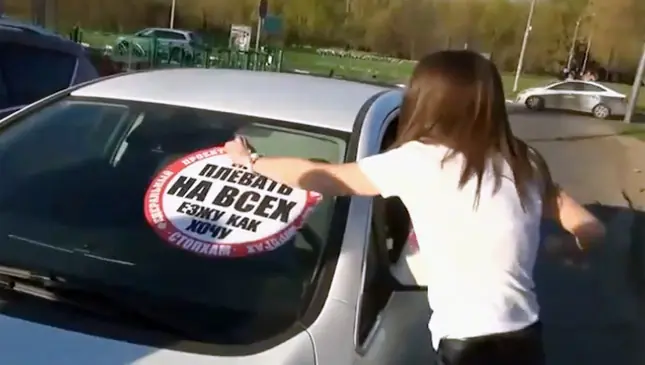 Rusos intentan que cumplan normas de tráfico