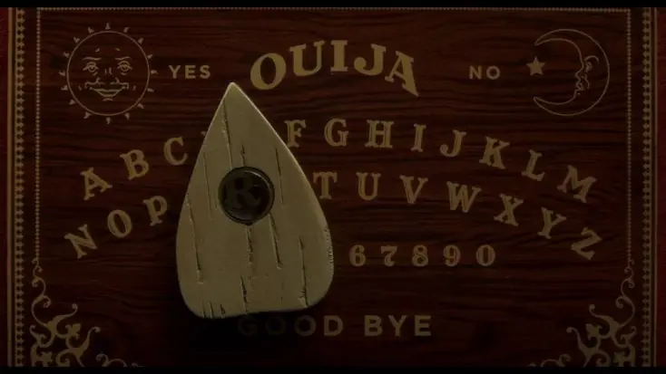 10 Curiosidades espeluznantes sobre la OUIJA. 10 Curiosidades espeluznantes sobre la OUIJA.