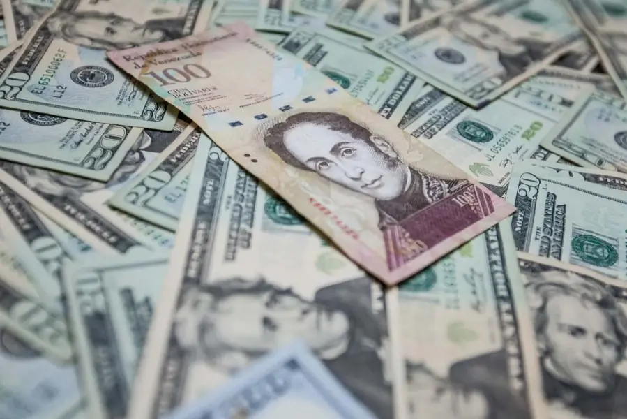 Venezuela: Empieza a bajar el dolar