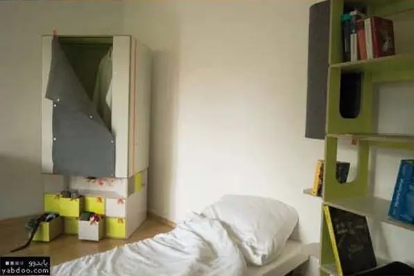Una simple caja que se transforma en un cuarto completo