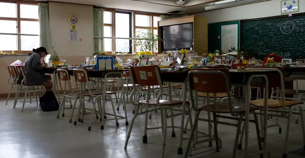 Maestra acusada de tener relaciones con estudiante menor