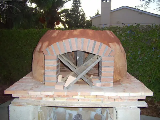 Construir tu propio horno de barro casero. Todos los pasos