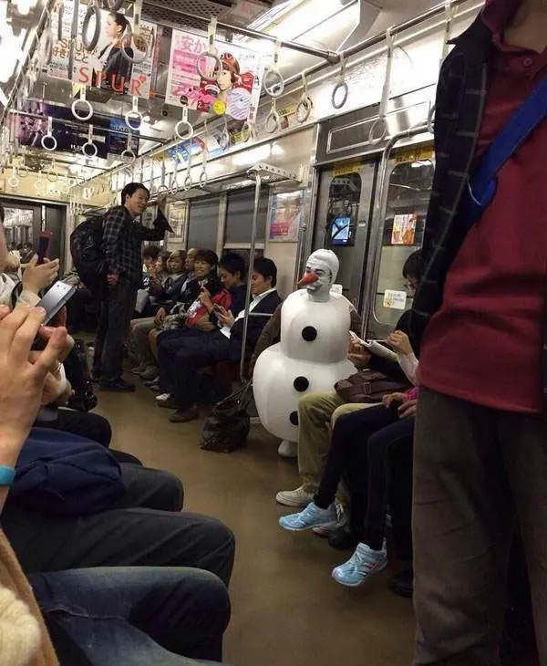 imagenes extranas en el metro