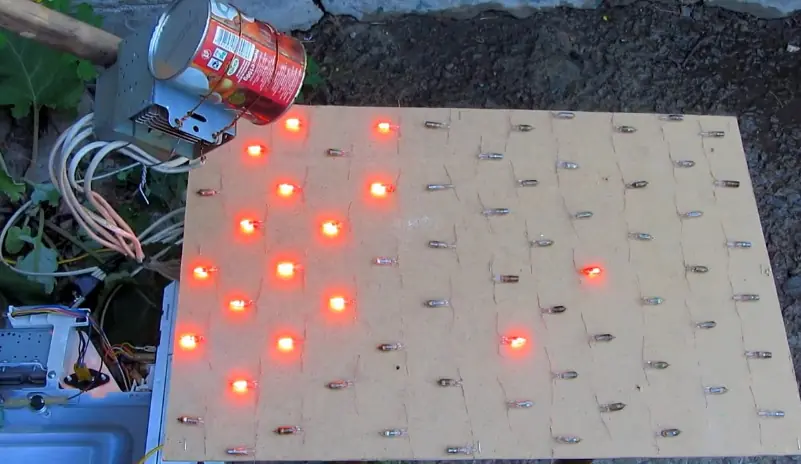 Crea una arma con un microondas, si te atreves