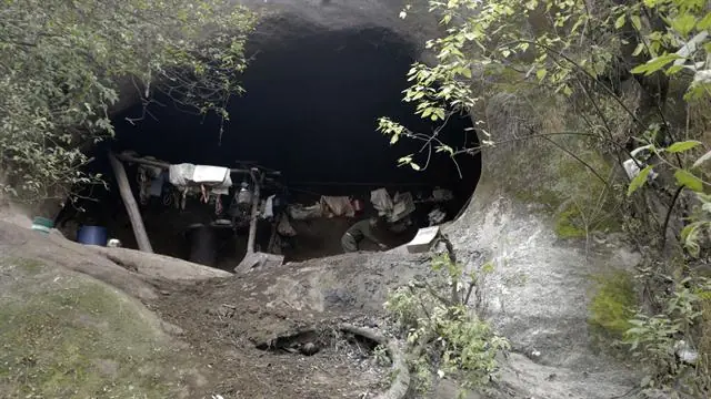 Luca Vive - dentro de una cueva en tucuman