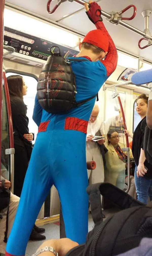 imagenes extranas en el metro