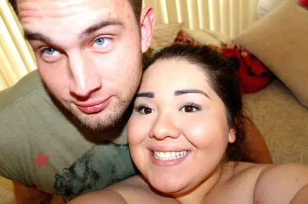 Ella 140 kilos y el es todo un galán