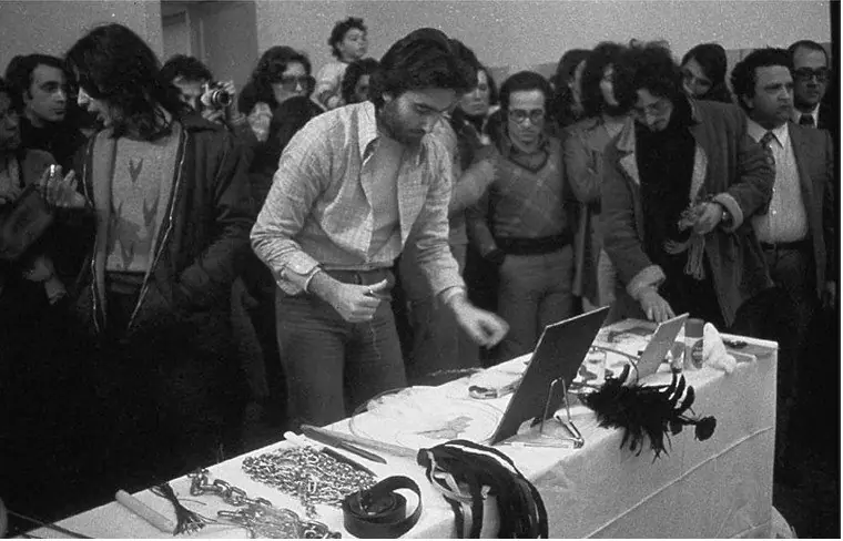 Marina Abramovic: Rhythm 0, el control al publico
