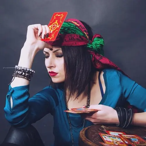 Exclusivo video para aprender a tirar Tarot sin gabinete