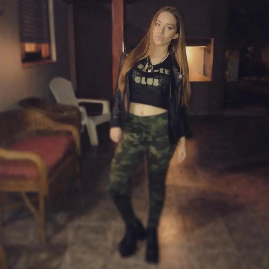 rubia del facebook