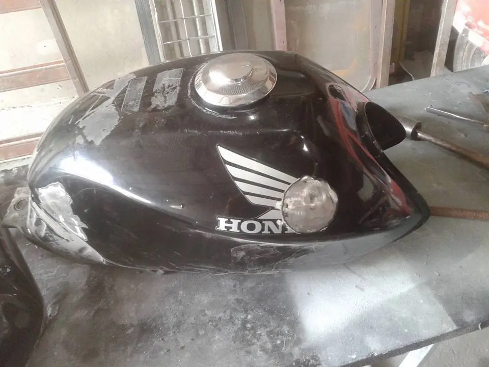Mi amigo pinta motos y te lo muestro