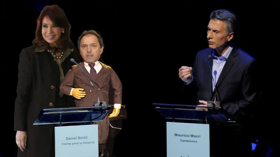 Desmintiendo, A Scioli le Dictaban por Audifono.