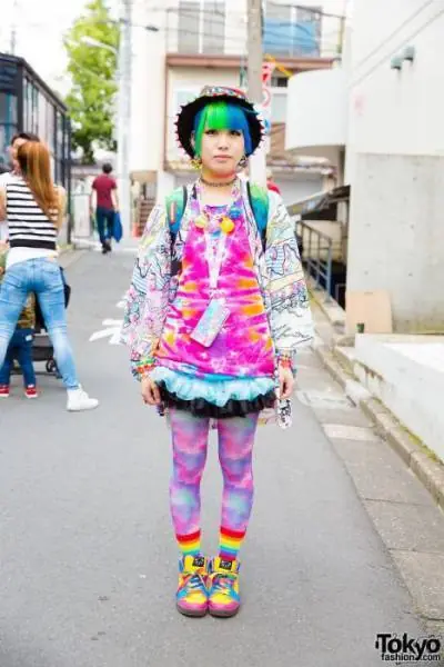 Los japoneses son únicos hasta para vestirse