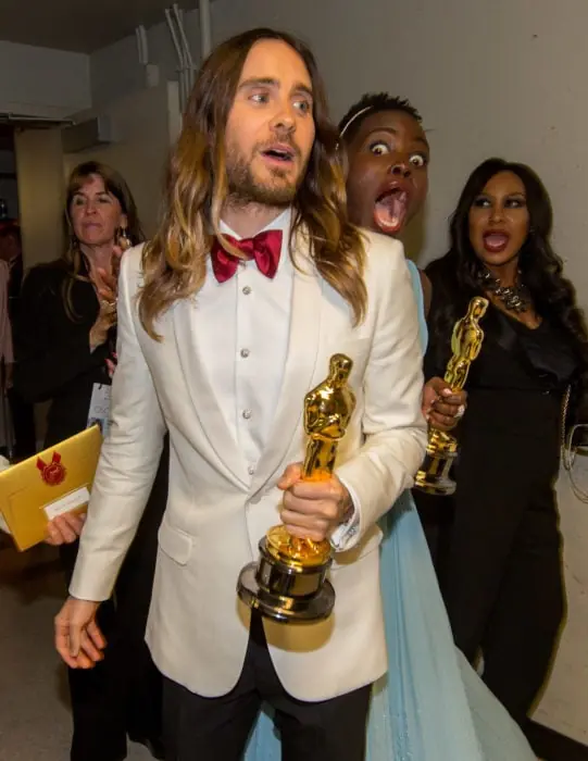Famosos que hicieron Photobomb a otras celebridades