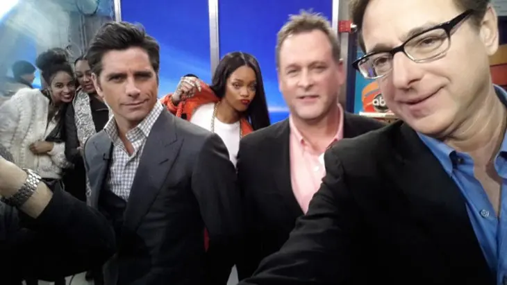 photobomb