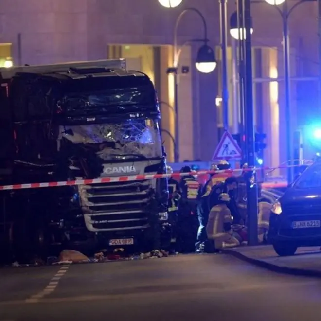 Alemania: Al menos 12 muertos por la embestida de un camión