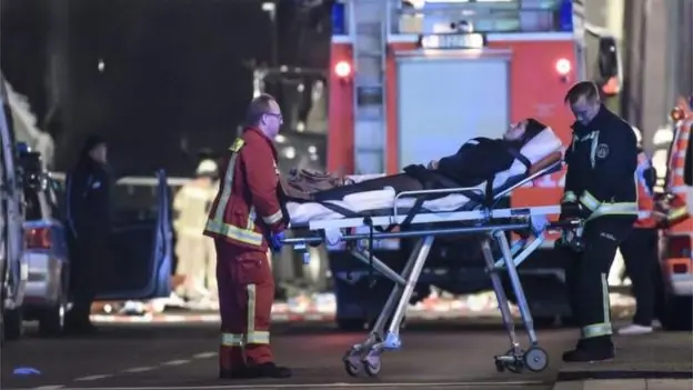 Alemania: Al menos 12 muertos por la embestida de un camión