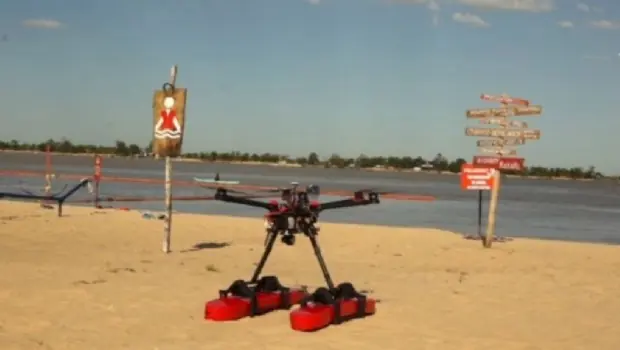 Primer dron salvavidas de Latinoamérica balneario de Rosario