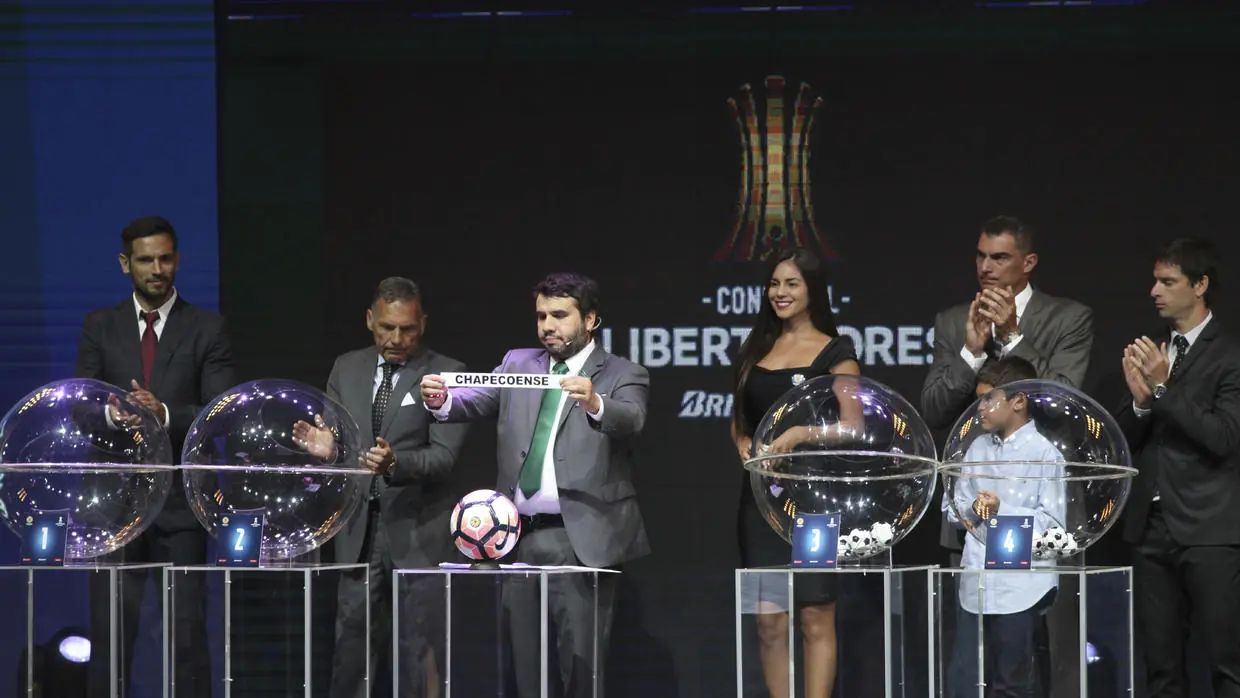 convoco al ejercito lince alguien sabe los nombres de ellas