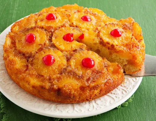 Prepara tu deliciosa torta de piña volteada