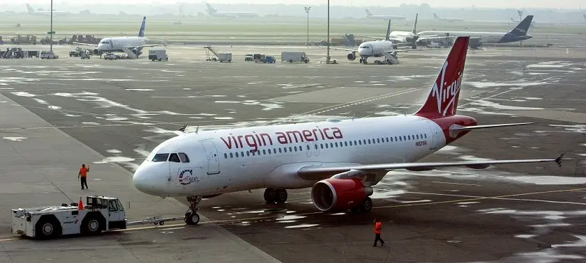 avión casi aterriza de emergencia por culpa de un “Note 7