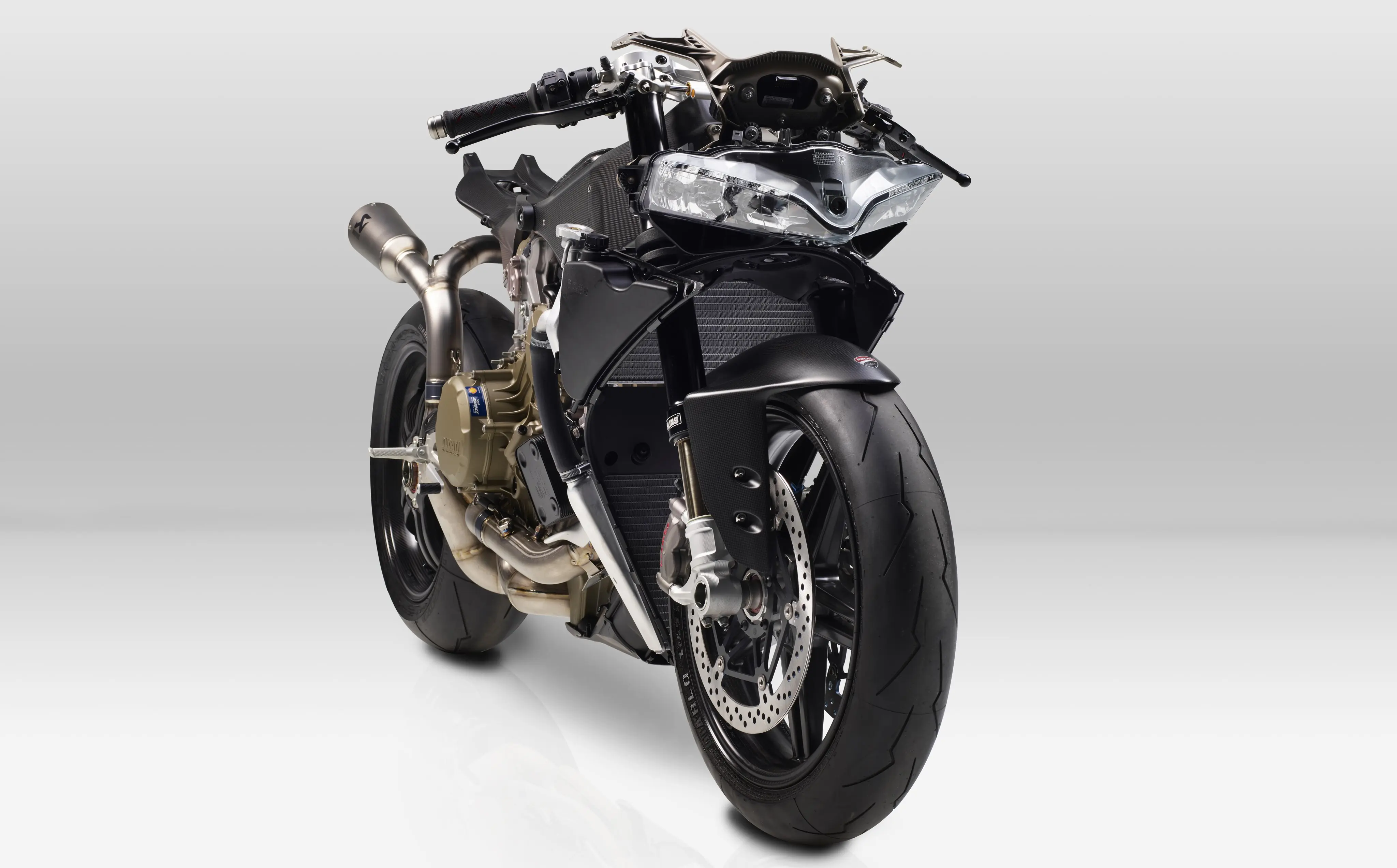 Mira este monstruo 215CV, 156kg!!!