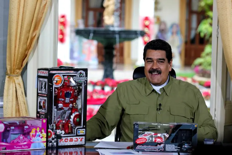 Maduro regalara juguetes expropiados (Robados) el 28, 29, 31