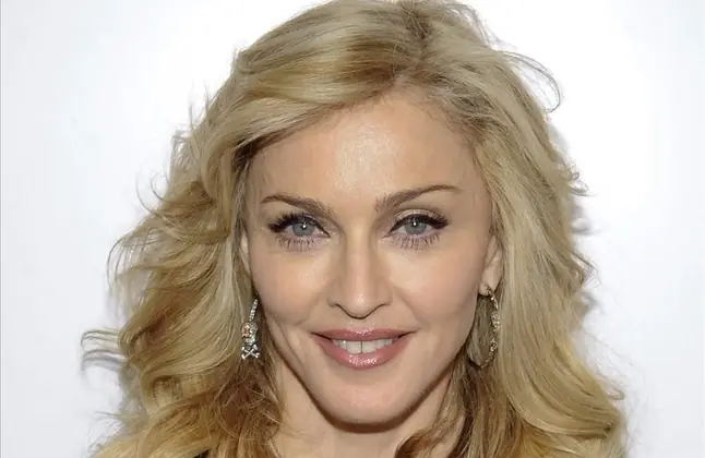 Madonna Regala Petes para Todos!