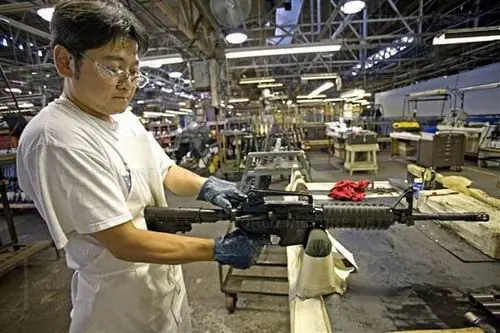 fabrica de RIFLE M-16