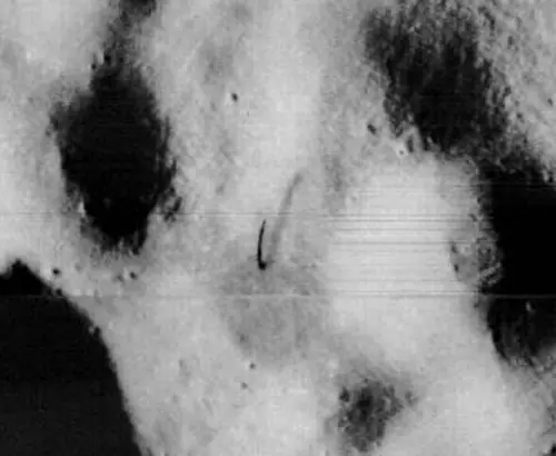 Ufología Antenas en la Luna y Un cometa extraterrestres ?