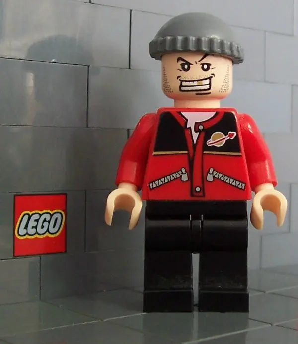 Empleado de Harvard gasta 80,000 dólares en Legos…